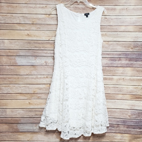 white lace dress size 18